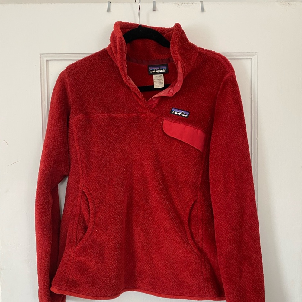 Red Patagonia pullover